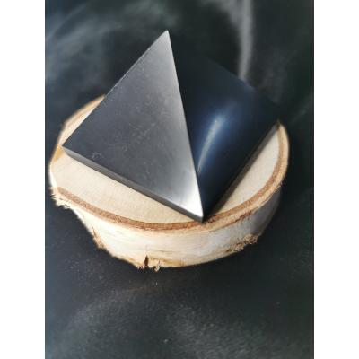 Pyramide en shungite