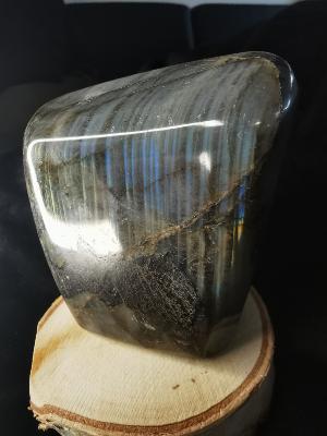 Pierre polie en labradorite 