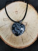 Pendentif coeur en obsidienne, cordon ciré 