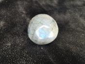 Pierre roulée labradorite