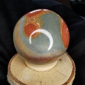 Boule en jaspe polychrome