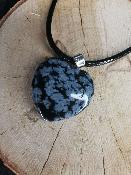 Pendentif coeur en obsidienne, cordon ciré 